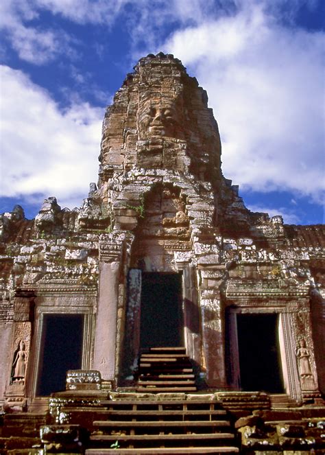 Angkor wat (actually prasat angkor wat) is the main temple, main attraction and most popular postcard motif of angkor park. Angkor Wat | STONES OF HISTORY