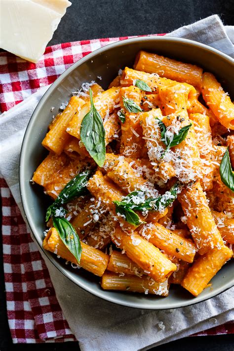 The shrimp is sauteed in honey butter, topped with a delicious mango salsa, and wrapped in a tortilla. Easy tomato cream rigatoni - Simply Delicious