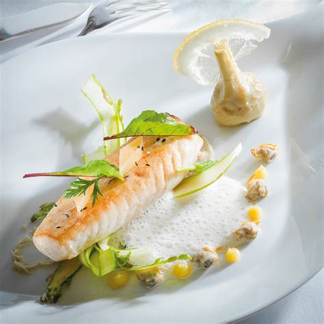 Filets de Saint - Pierre cuits au beurre demi-sel