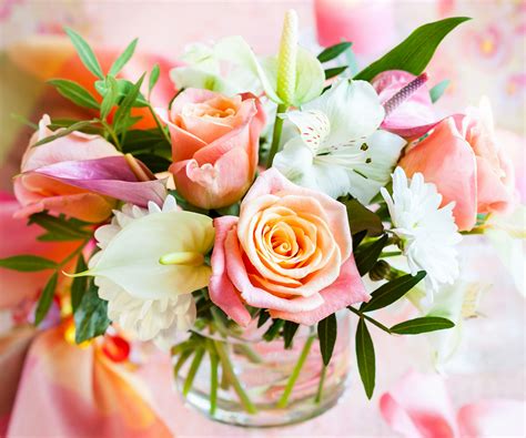 Beautiful Flowers In Vase Background Gallery