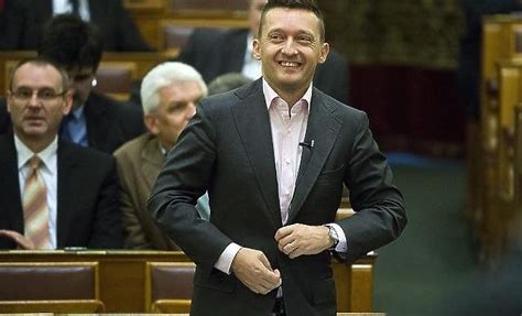 Rogán antal szerint a fidesz azt szeretné, ha a legkisebb bevételű cégeknek nem kellene reklámadót fizetniük. Méregdrágán bérelhető luxusautókat használtak Rogánék és ...