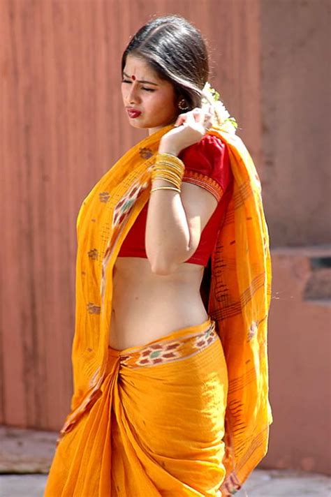 SOUTH INDIAN MOVIES MASALA Hot Masala South Indian Actress Graceful In