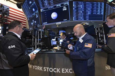 Markets Shudder On Dashed Inflation Hopes Dow Falls 1250 Wbal