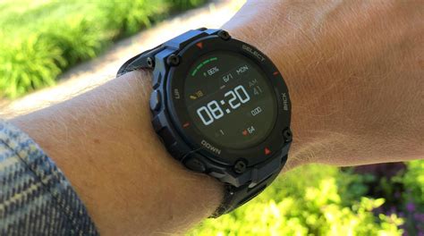 Sports tracking is solid overall, and it delivers on the promise of big battery life. La montre intelligente Amazfit T-Rex robuste est un ...