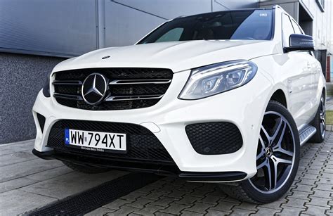 This car has received 3 stars out of 5 in user ratings. Mercedes-Benz GLE 500e 2017/2018 - hybryda Plug-In. Test