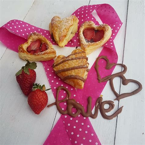 Torta sfoglia e nutella veloce. Cuori di sfoglia con nutella - last minute | Nutella ...