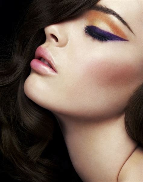 11 Eyeliner Tips For Blue Eyes Makeup