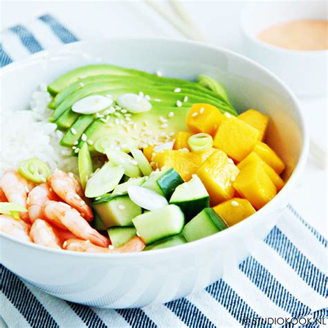 Poké bowl met garnalen mango en avocado StudioKOOK nl Demi Hageman