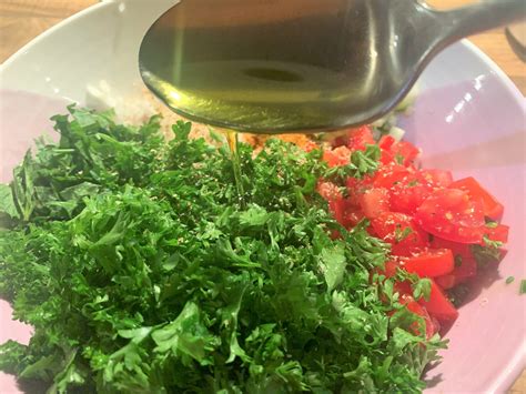 For a faster take on tabbouleh, we chose couscous as our canvas. Tabbouleh Salad - Foodie Trail