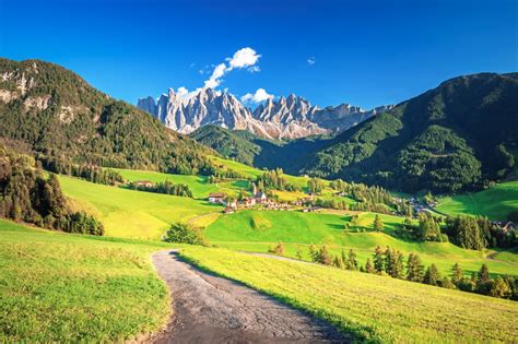 Le Dolomiti Della Val Di Funes Un Trekking Con Scenari Mozzafiato