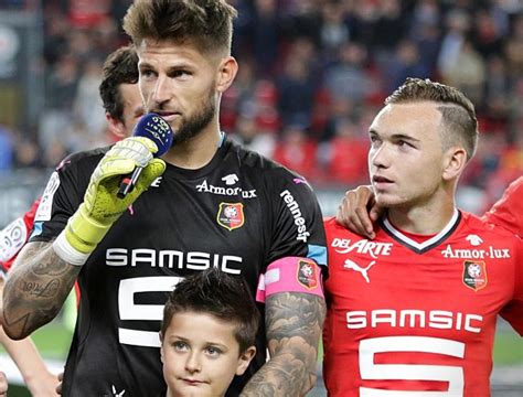 Info transfert, mercato et résultats. Stade Rennais les nouveaux maillots foot Rennes 2018
