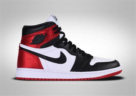 We're creating the largest air jordan collection in the world — be a part of history. NIKE AIR JORDAN 1 RETRO HIGH OG WMNS SATIN BLACK TOE pour ...