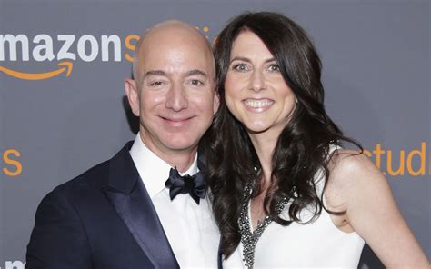 Mackenzie scott, the philanthropist formerly married to jeff bezos, has married again following her 2019 divorce from the amazon.com inc. Mackenzie Bezos Plans to Donate More Than Half of Her ...