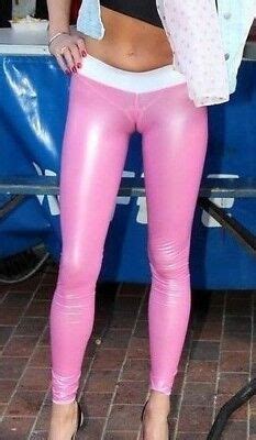 Camel toe is often caused by wearing clothing that doesn't fit properly. Cameltoe leggings | 7 Camel Toe Proof Leggings