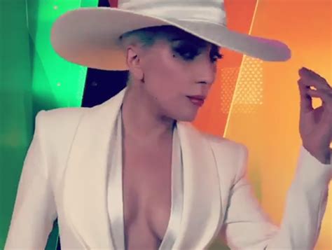 Must See Pics Lady Gaga Reveals Her New Sexy Look On Instagram