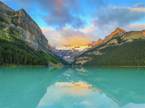 Sunrise Over Lake Louise Canada Photograph By Dan Sproul