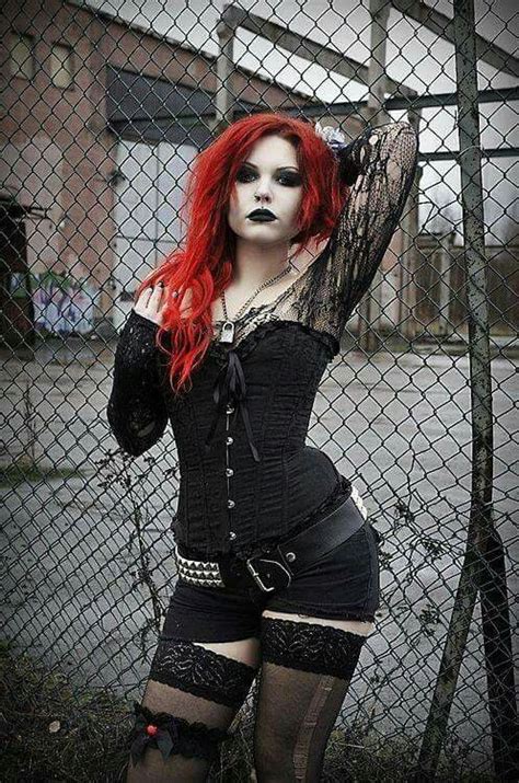 Pin By Ilion Jones On Gothic Punk Vampire Gothic Fashion Women Gothic Fashion Goth Beauty