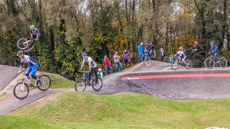Hier gibt es bilder und videos. Pumptrackgruppe - rc-wals-siezenheim