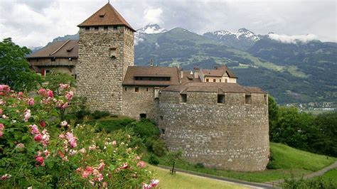 Vaduz Castle Residence Of Prince Liechtenstein HD Travel Wallpapers ...