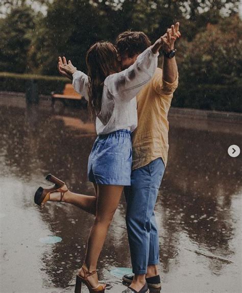 Couple Photos Dancing Couple In Rain Dancing In The Rain Rain