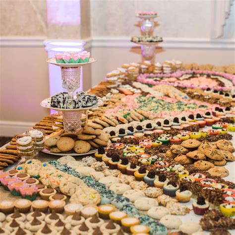 pittsburgh wedding cookie table jenniemarieweddings