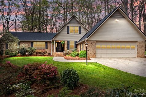 1577 Daybreak Ridge Rd, Kannapolis, NC 28081 - MLS 4012744 - Coldwell