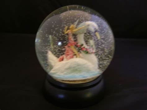 Nordstrom Snowglobe 2004 Snow E Blossom Snow Globes Snow Blossom