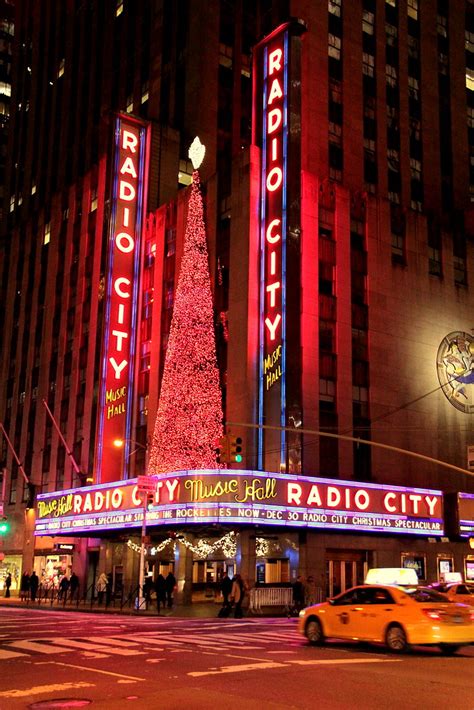 Rockefeller Center At Night Radio City Music Hall Flickr