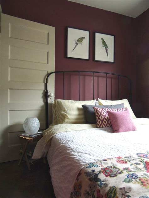 In a triadic color scheme, burgundy and gold or mustard yellow and a muted shade of blue harmonize for a palette that's historic and traditional, yet still if you have a true passion for the color red and want an ultrafeminine bedroom, try a muted rose on the walls to complement your burgundy curtains. la plume de ma tante
