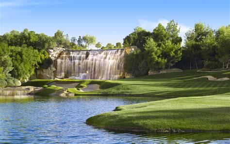 Wynn Las Vegas' Golf Course Provides Wildlife Sanctuary