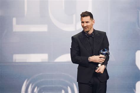 Messi Wins The Best Fifa Mens Player Of The Year Honors Efe Noticias