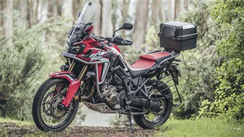 Following the announcement that a new honda africa twin will be released in 2020, james oxley looks at what. 2018 Honda Africa Twin DCT first ride review - Overdrive
