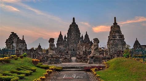 Candi Sewu Merupakan Kompleks Candi Buddha Terbesar Di Indonesia