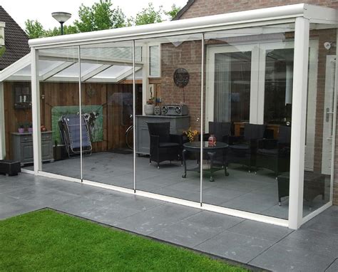 Numerose le soluzioni tra cui il cliente può scegliere: Veranda completa con vetrate scorrevoli in vetro | Veranda