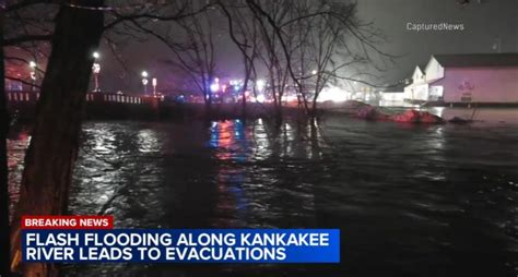 Kankakee River Flooding In Wilmington Il Forces Evacuations As Chicago