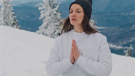 5 Warming Yoga Poses For Winter T3