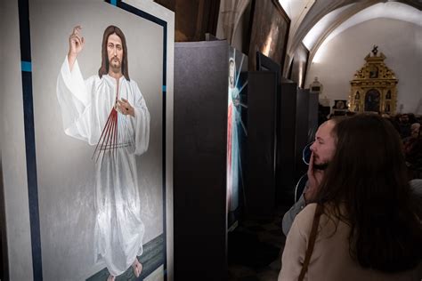 Namalować Katolicyzm Od Nowa W Krakowie Wystawy Obrazów Jezusa Miłosiernego Gazeta Krakowska