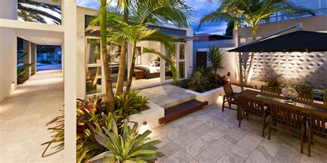 Stunning Sunken Courtyard Design For Coastal Oasis Coastal Oasis