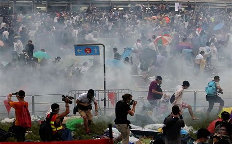 10 Dramatic Photos That Show The Protests And Crackdown In Hong Kong Vox