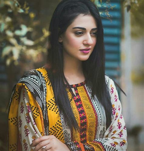 best sarah khan pics in 2020 pakistani actress hd phone wallpaper pxfuel