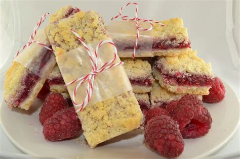 Stir in eggs and extract. 7kidsathome: Raspberry Shortbread Bars