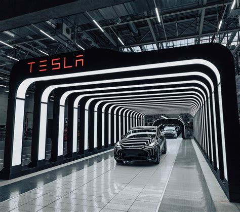 FOTO VIDEO Tesla isporučuje prvi model Y iz nove tvornice Gigafactory