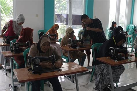 Binaan P Wkss Diberikan Pelatihan Menjahit Tangsel Media Portal