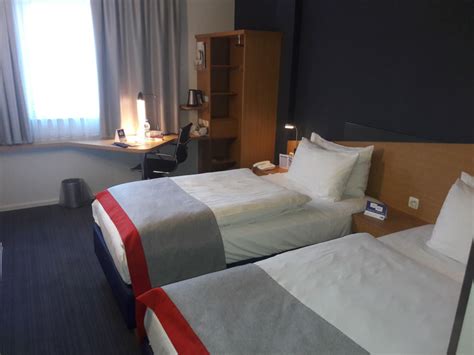 You are now a member of odamax.com. "Zimmer" Holiday Inn Express Frankfurt - Airport ...