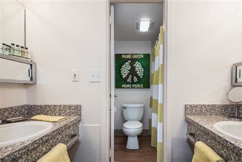 The laurels offers you convenience just minutes away from the university of florida, shands & va hospitals, the post. The Courtyards Apartments Gainesville - Swamp Rentals