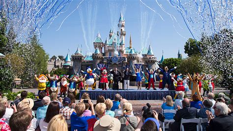 Disneyland Workers Sue For Higher Wages