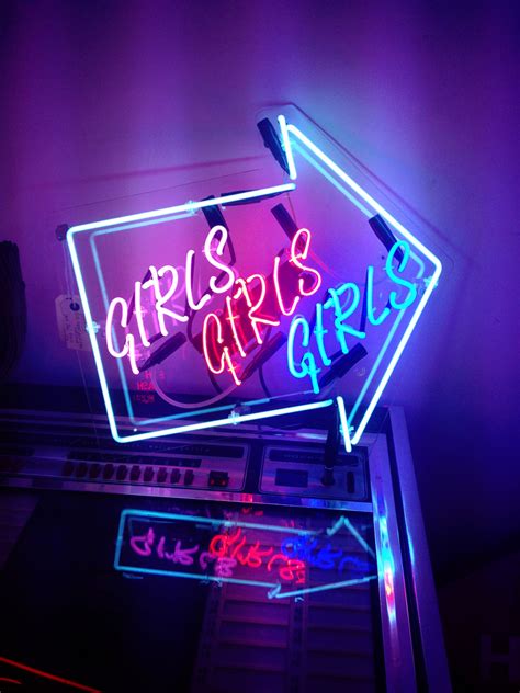 100 Creative Neon Signs And Ads
