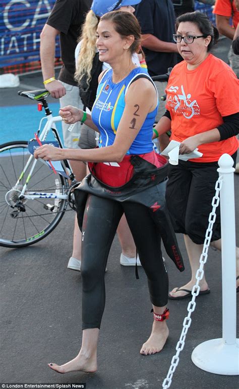 She (wear) has worn/been wearing a special brace on her back for the last five days. Teri Hatcher displays her trim and toned figure after ...