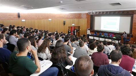 A autoridade tributária e aduaneira, abreviadamente designada por at, tem como missão administrar os impostos, direitos aduaneiros e demais tributos que lhe sejam atribuídos, bem como exercer o controlo da fronteira externa da união europeia e do território aduaneiro nacional. Autoridade Tributária e Aduaneira (AT) - Técnico Lisboa