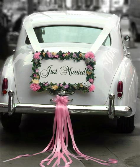 Top 6 Tips For Decorating Your Wedding Car 2023 Guide Weddingstats